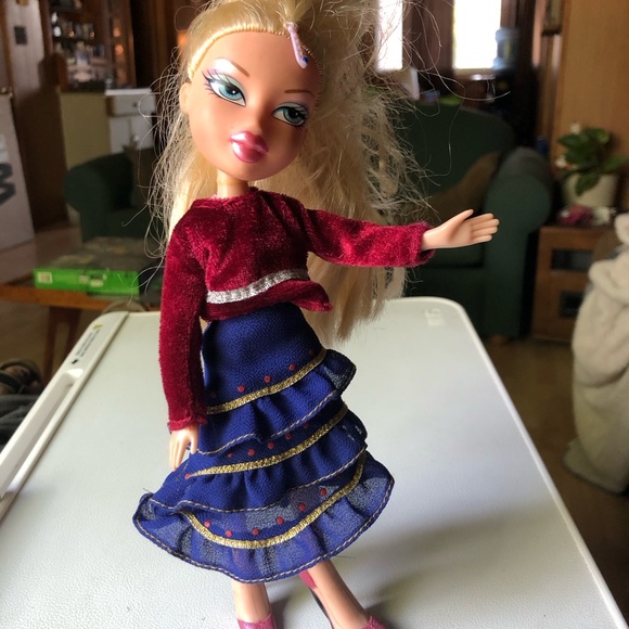 BRATZ 10” DOLL, GENIE MAGIC CLOE  MGA 2001 With Outfit Shown - Picture 6 of 11